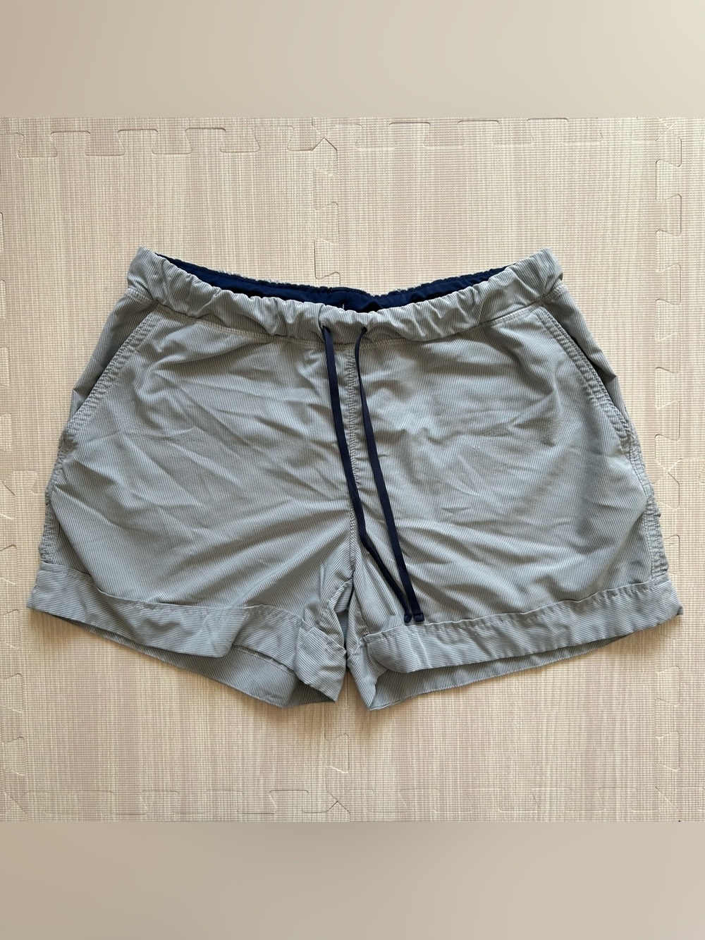 Athleta Women's Beachside Gray Stripped Drawstring Shorts. Small, 4” Inseam